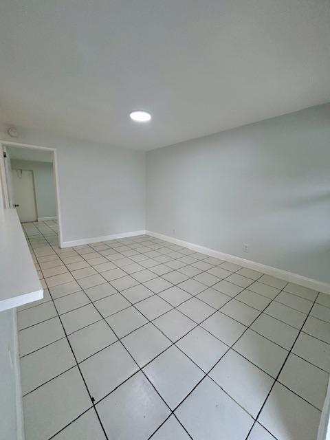 >>>>>>>>>>>>>>LOOKING FOR A NICE RENTAL IN A GREAT LOCATION<<<<<<<<<<<<<<<<<< 1/1TILE THROUGHOUT, OPEN KITCHEN, ON QUIET RESIDENTIAL, GREAT COMPLEXIN FORT LAUDERDALE WITH IMPACT WINDOWS, EASY ACCESS TO I95, GROCERY STORES, DOWNTOWN, ANDTHE BEACHES. ( TENANT WILL PAY OWNER FOR WATER SEE BROKER REMARKS).