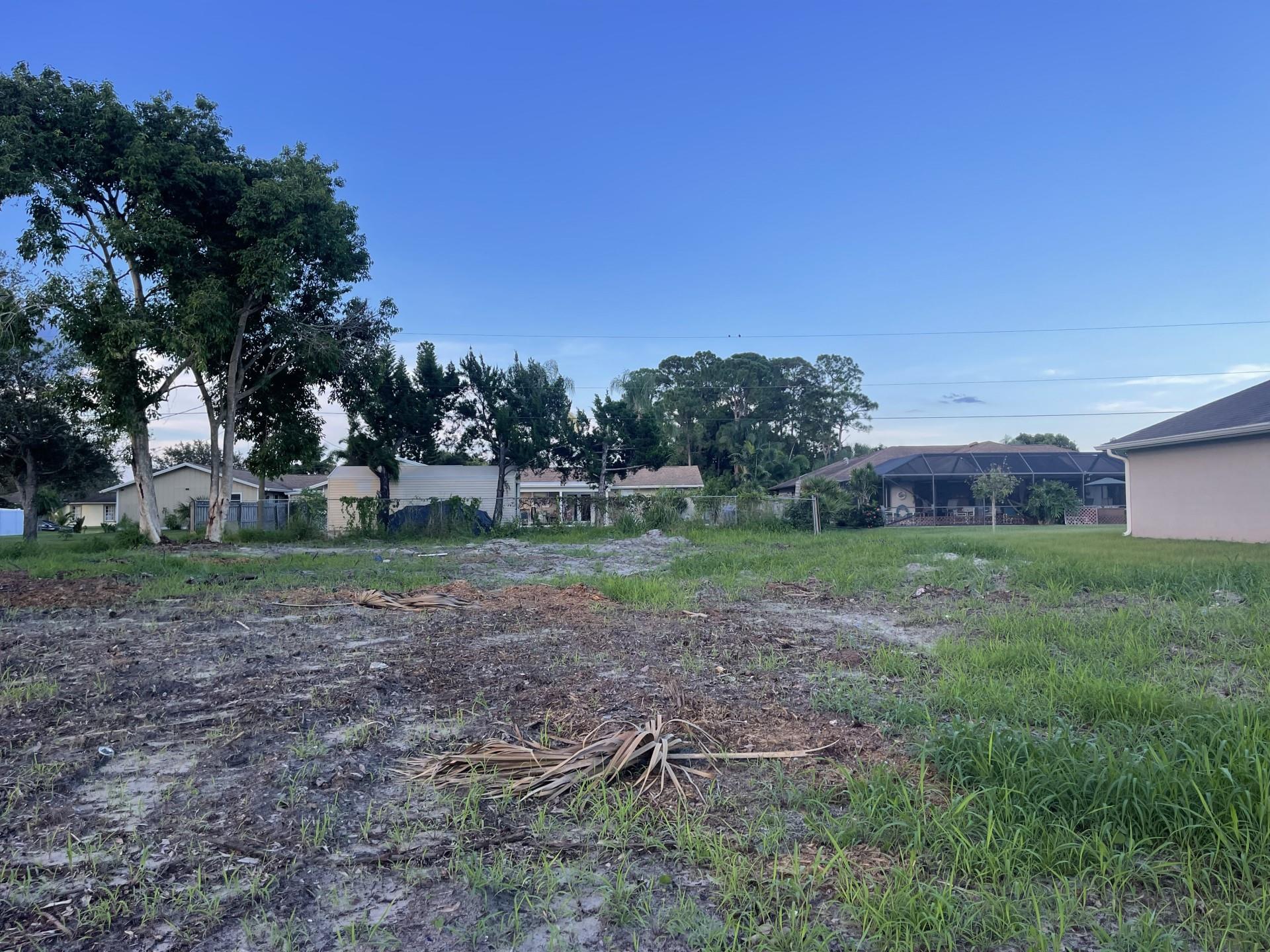 1665 SE Airoso Blvd, Port St Lucie, FL, 34984/$164,900 4 1665 SE Airoso Blvd