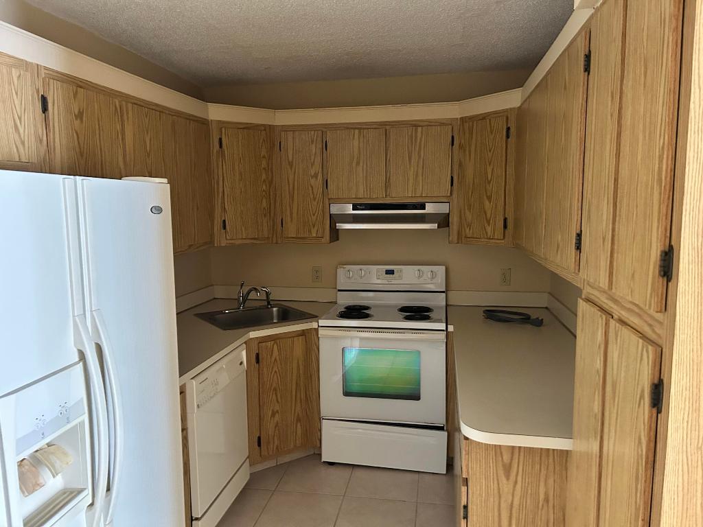 PINE RIDGE AT MARTIN DOWNS CONDO - Residential