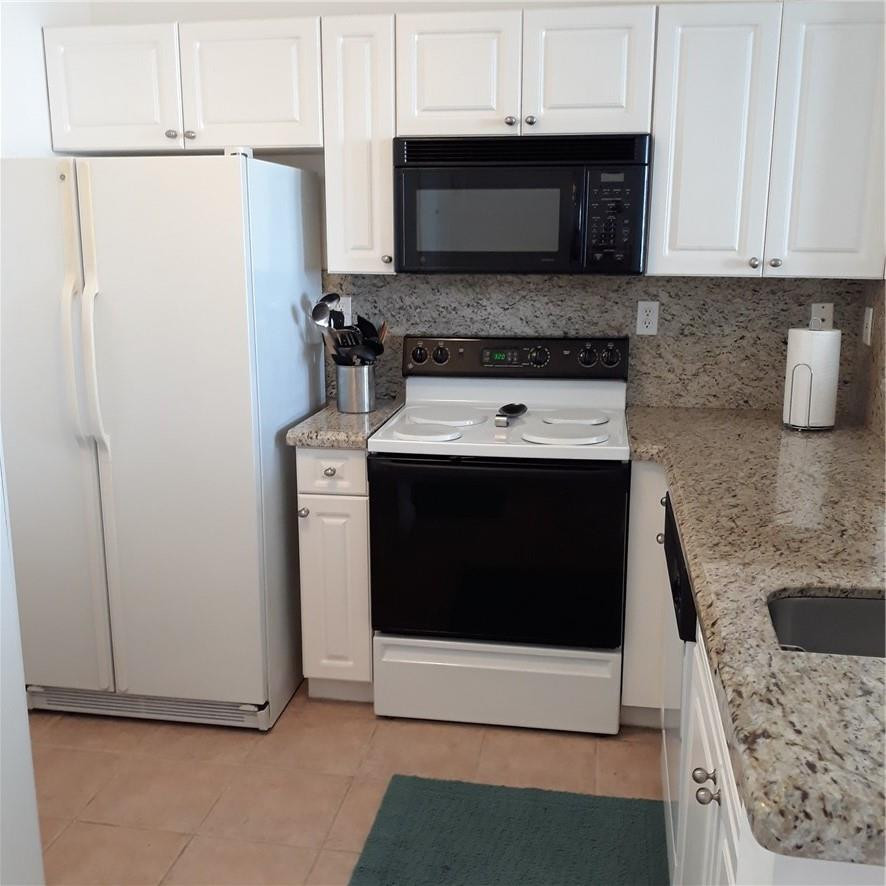 Las Olas By The River Con - Residential Lease