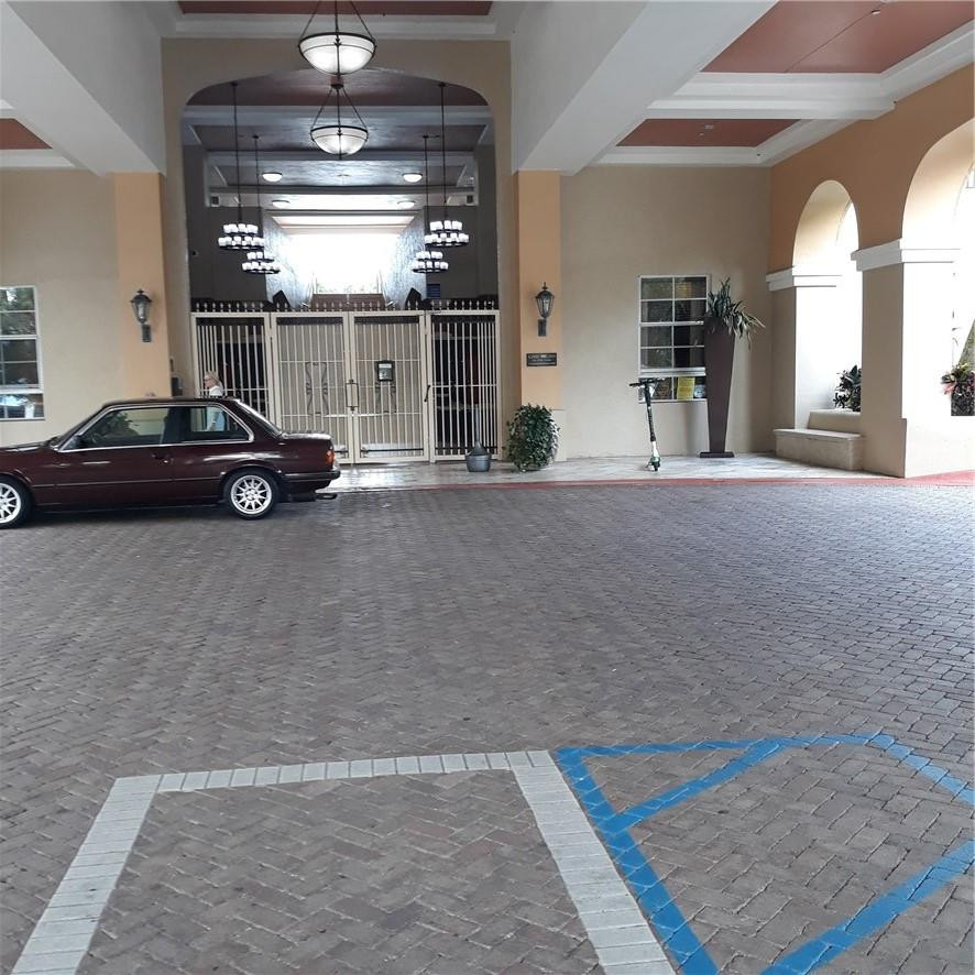 Las Olas By The River Con - Residential Lease