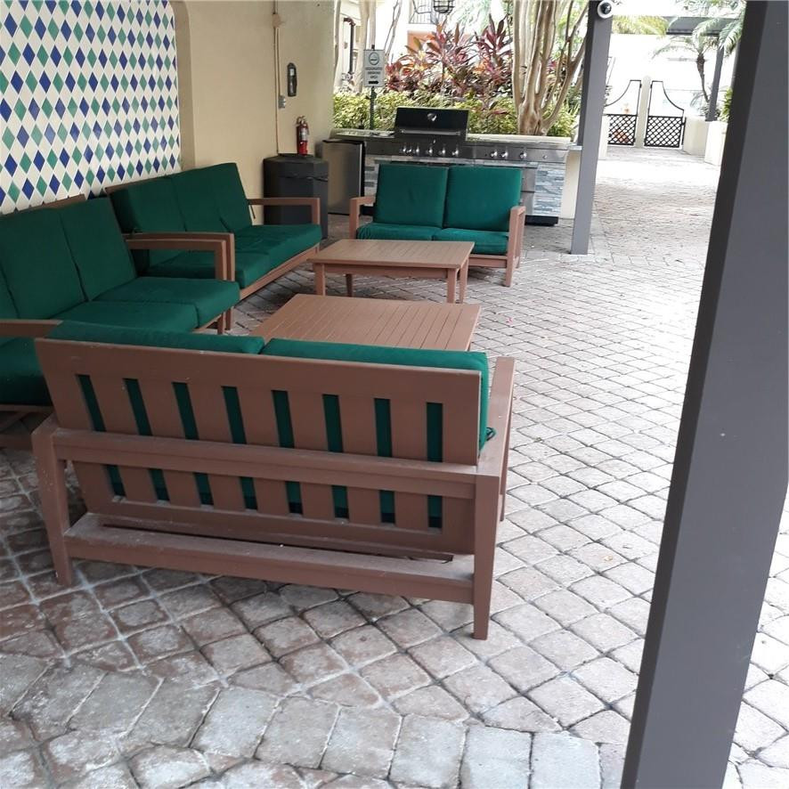 Las Olas By The River Con - Residential Lease