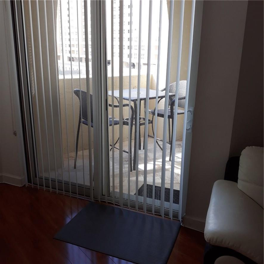 Las Olas By The River Con - Residential Lease