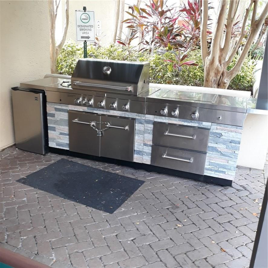 Las Olas By The River Con - Residential Lease