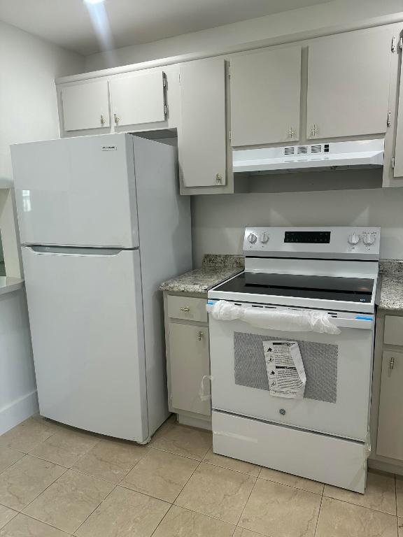 SUNRISE LAKES 59 CONDO - Residential Lease