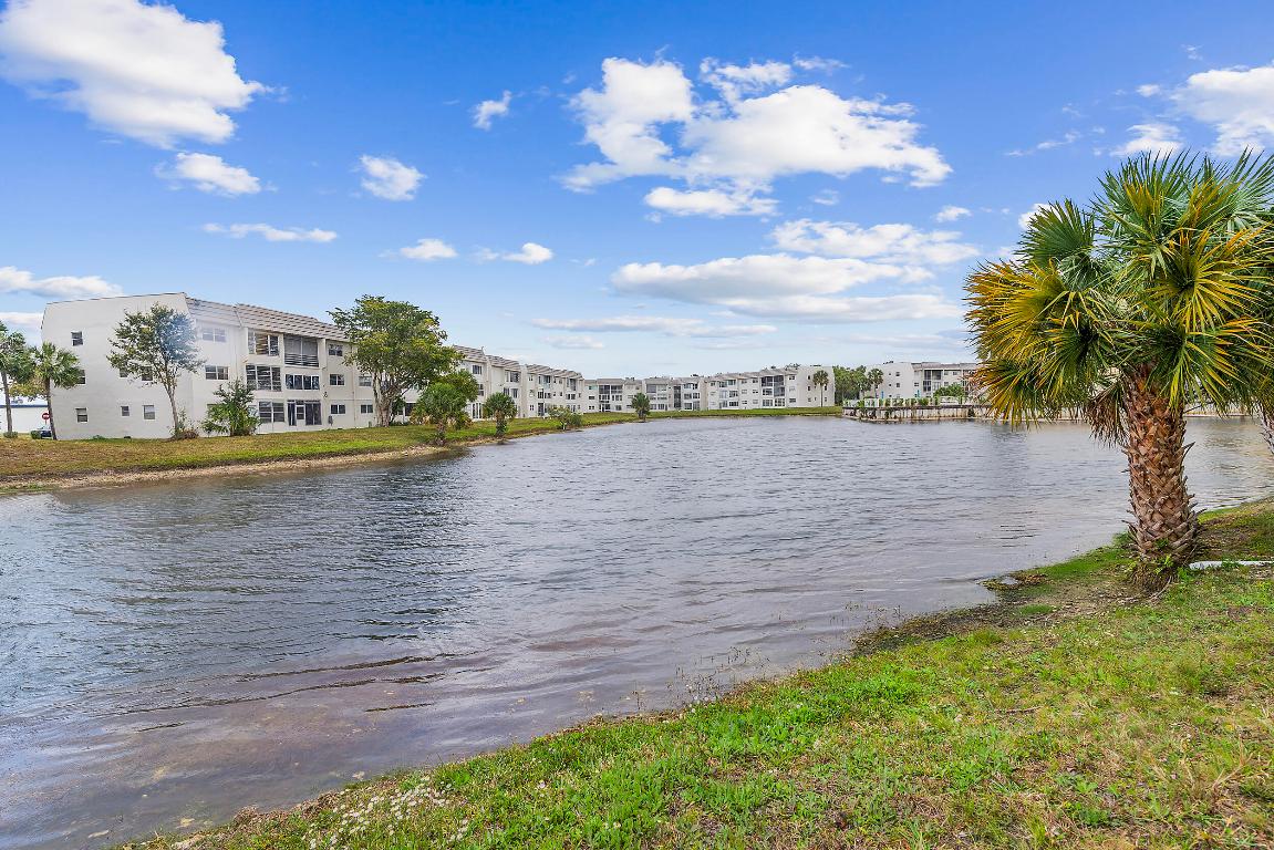 SUNRISE LAKES 59 CONDO - Residential Lease