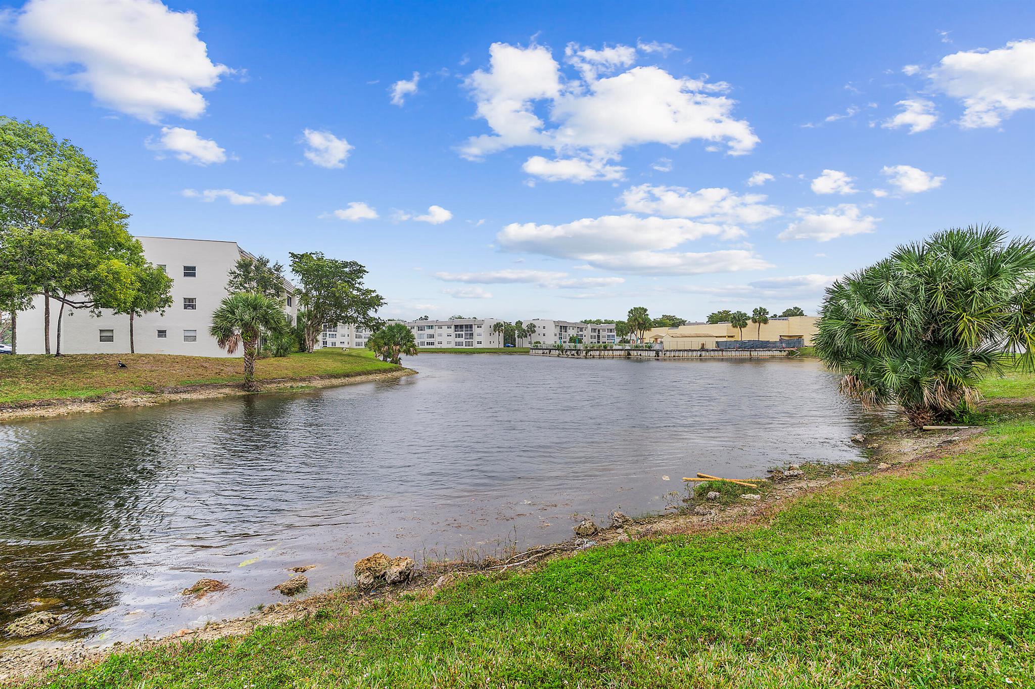 SUNRISE LAKES 59 CONDO - Residential Lease