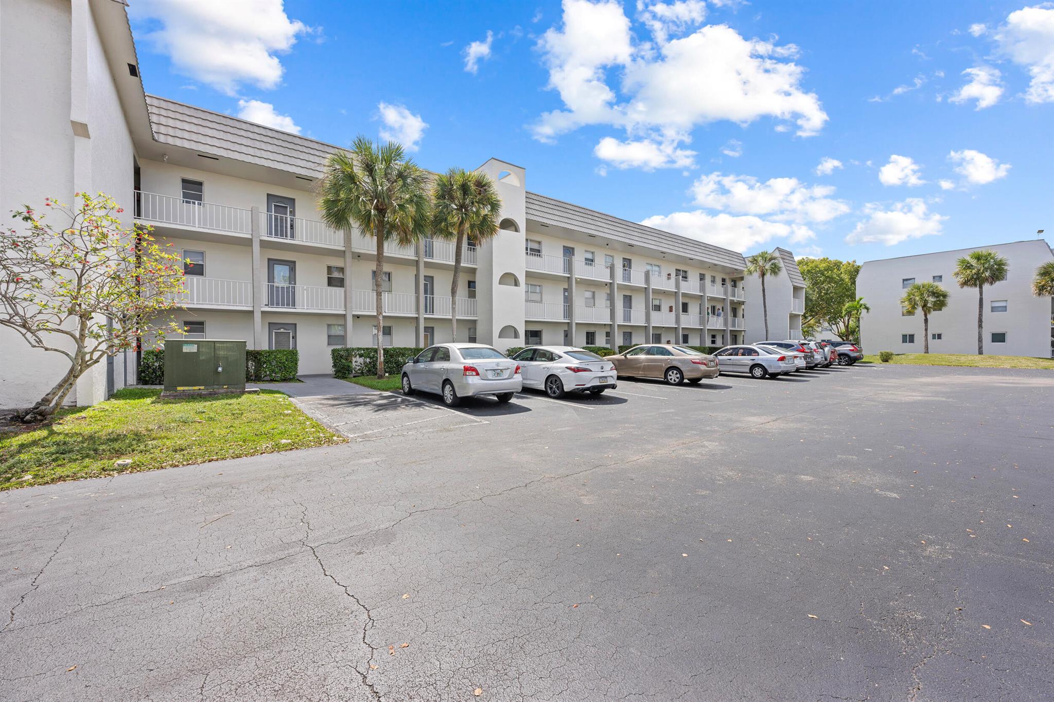 SUNRISE LAKES 59 CONDO - Residential Lease