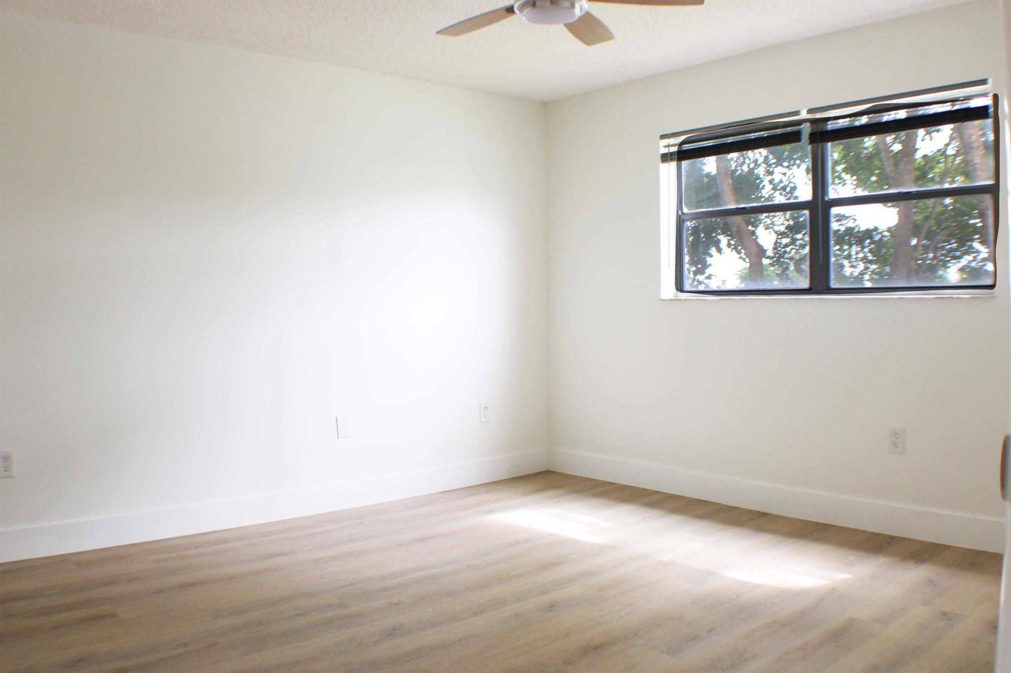 SUNRISE LAKES 59 CONDO - Residential Lease