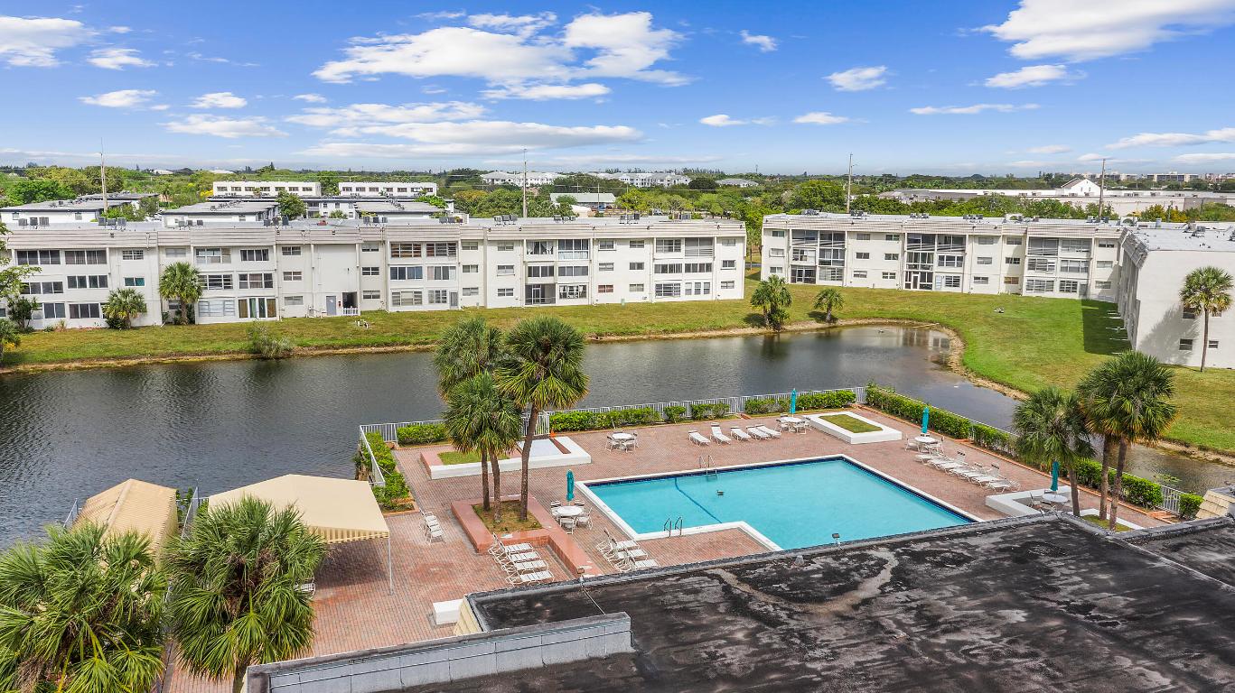 SUNRISE LAKES 59 CONDO - Residential Lease