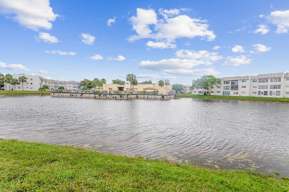 SUNRISE LAKES 59 CONDO - Residential Lease