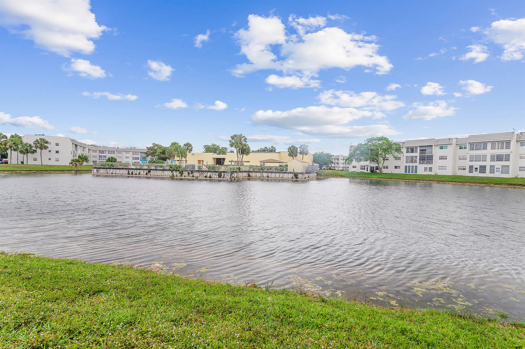 SUNRISE LAKES 59 CONDO - Residential Lease