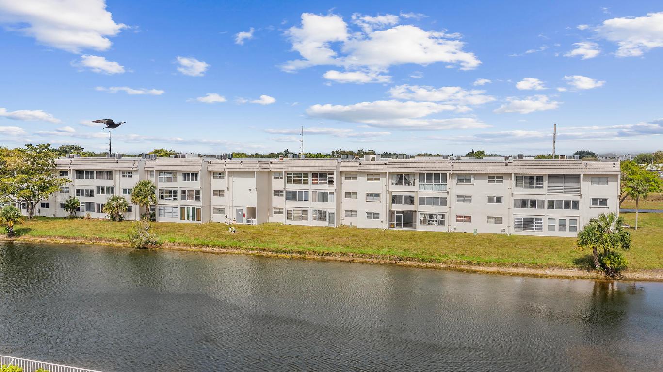 SUNRISE LAKES 59 CONDO - Residential Lease