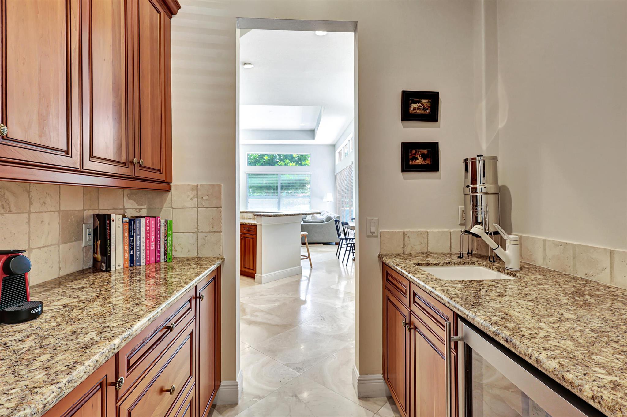 HUNTERS CHASE OF PALM BEA - Residential