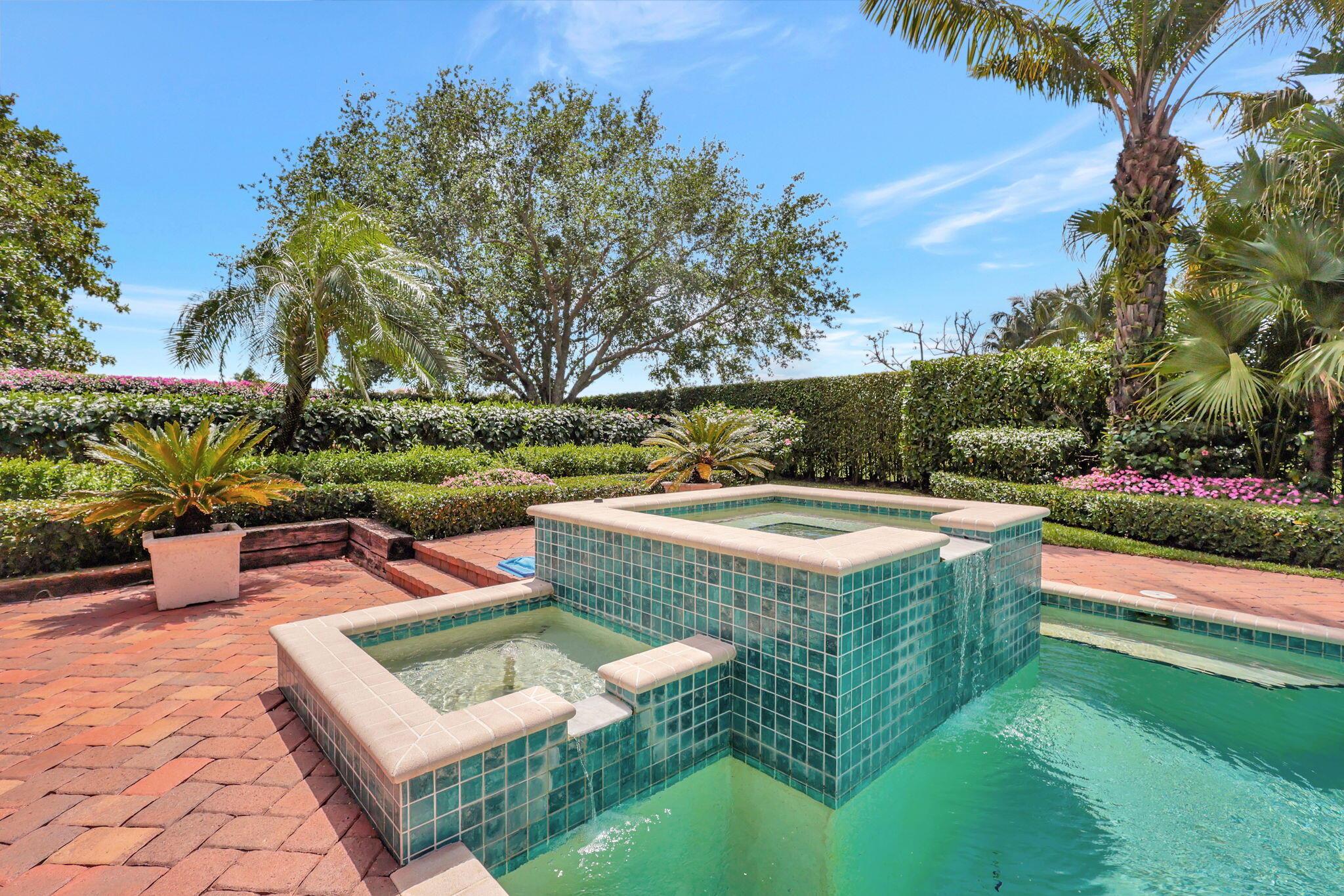 HUNTERS CHASE OF PALM BEA - Residential