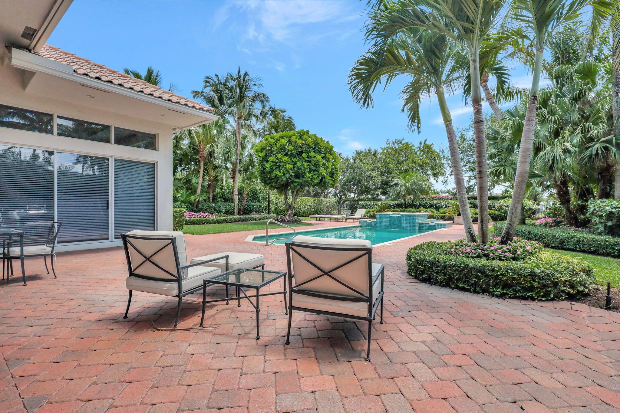 HUNTERS CHASE OF PALM BEA - Residential