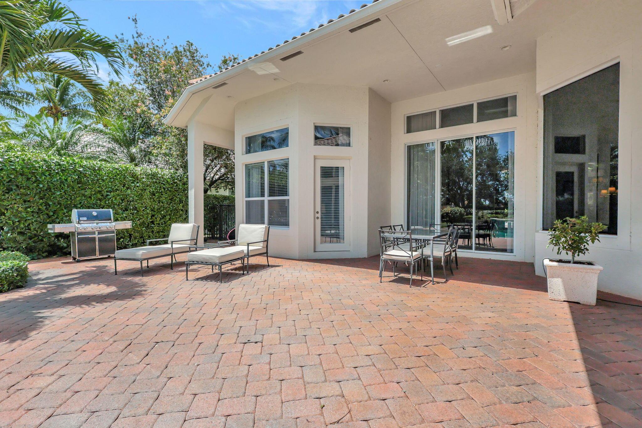 HUNTERS CHASE OF PALM BEA - Residential