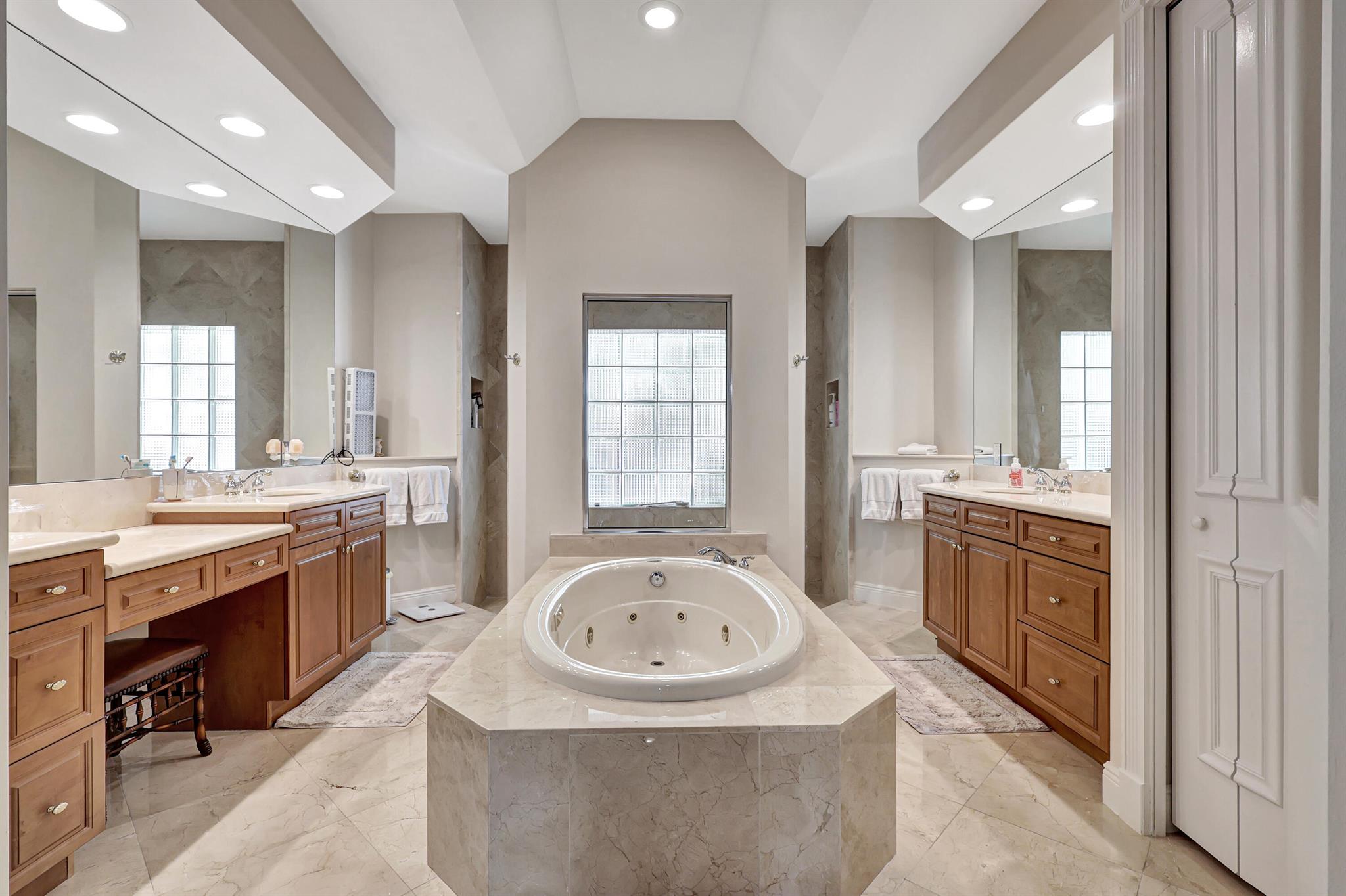 HUNTERS CHASE OF PALM BEA - Residential