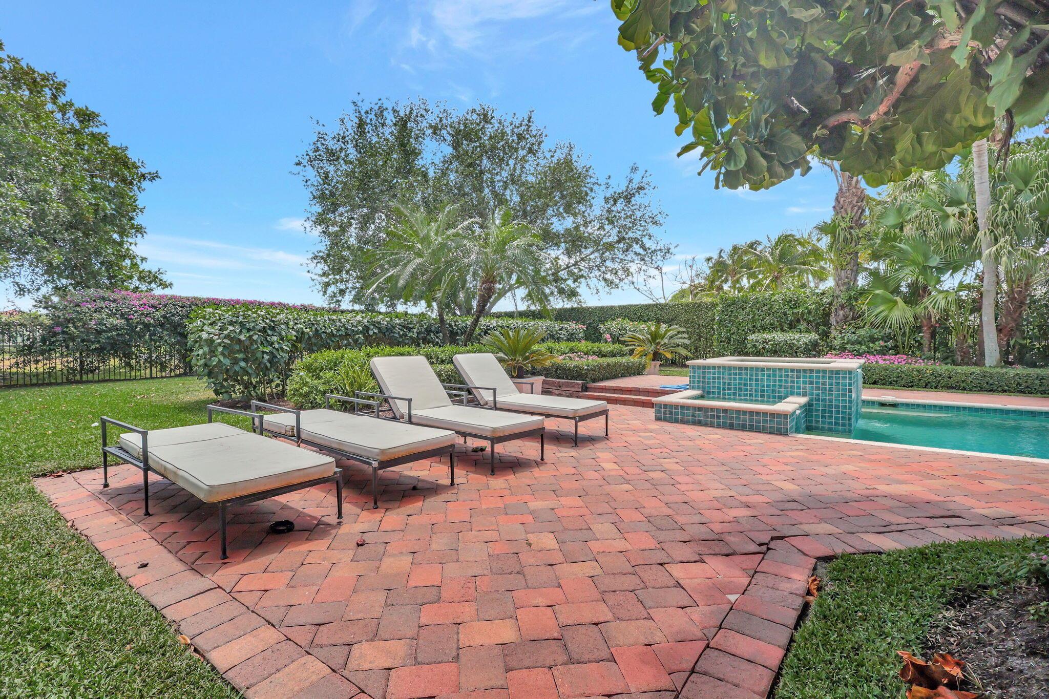 HUNTERS CHASE OF PALM BEA - Residential