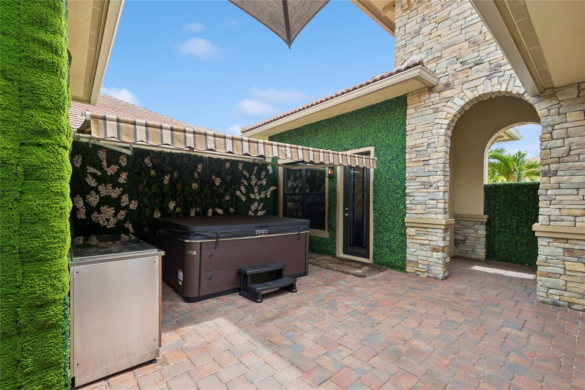 Parkland Royale 182-60 B - Residential