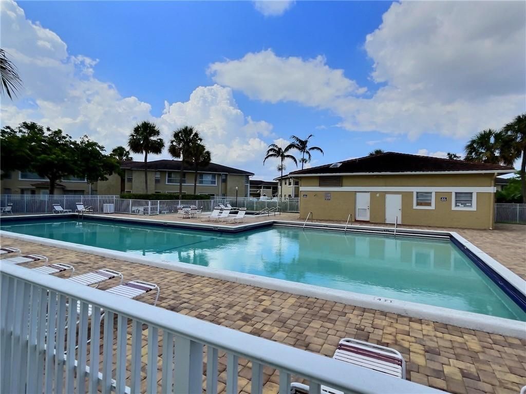 Photo of 843 Twin Lakes Dr #30-B, Coral Springs, FL 33071 (MLS # F10380840)