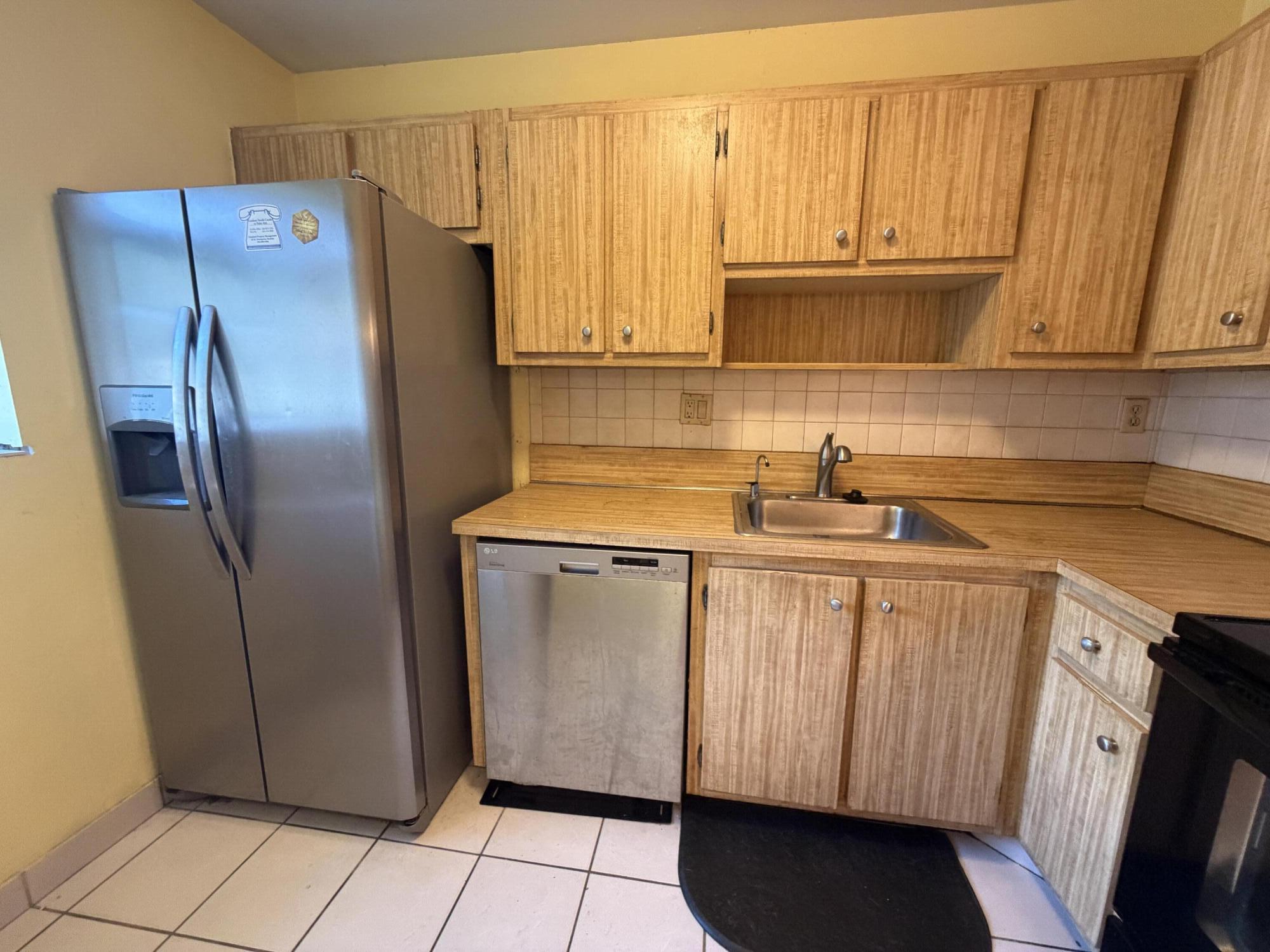 GARDENS NORTH ONE CONDO - Residential