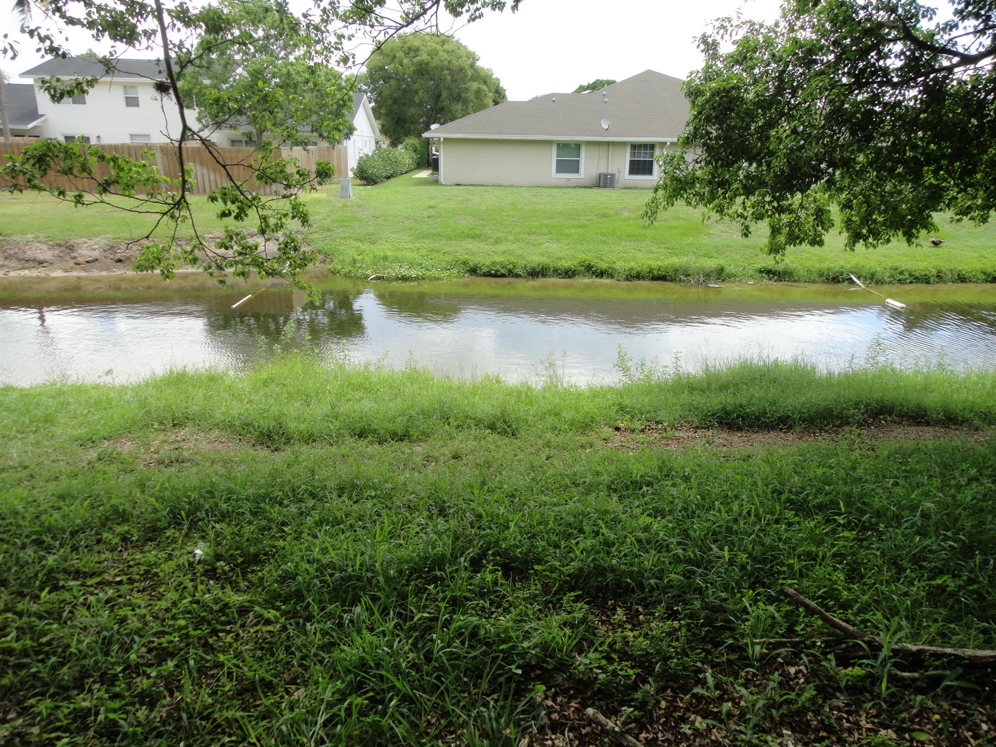 SOUTH SHORE 4 OF WELLINGTON - Residential