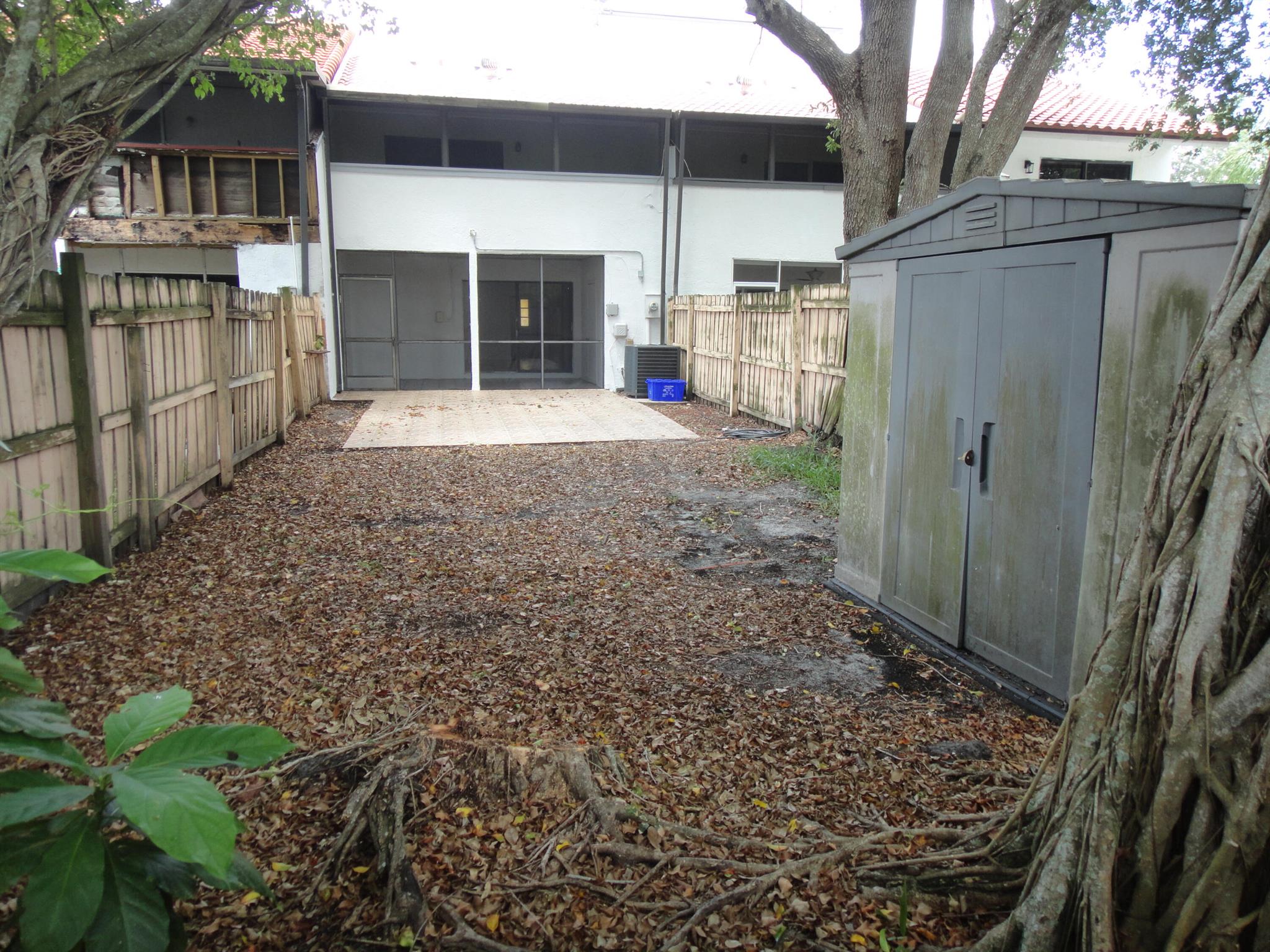 SOUTH SHORE 4 OF WELLINGTON - Residential