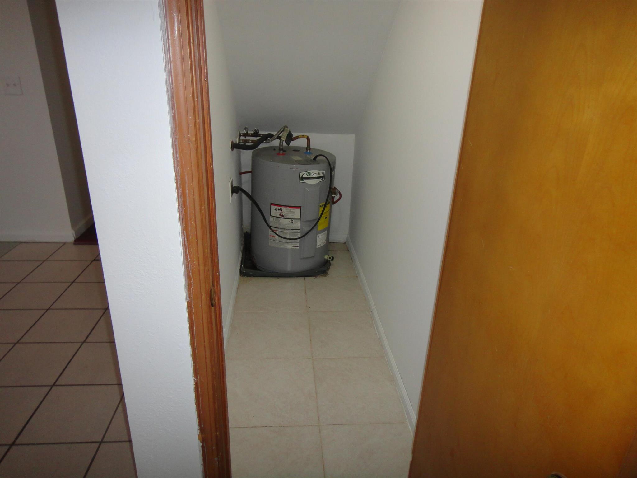 SOUTH SHORE 4 OF WELLINGTON - Residential