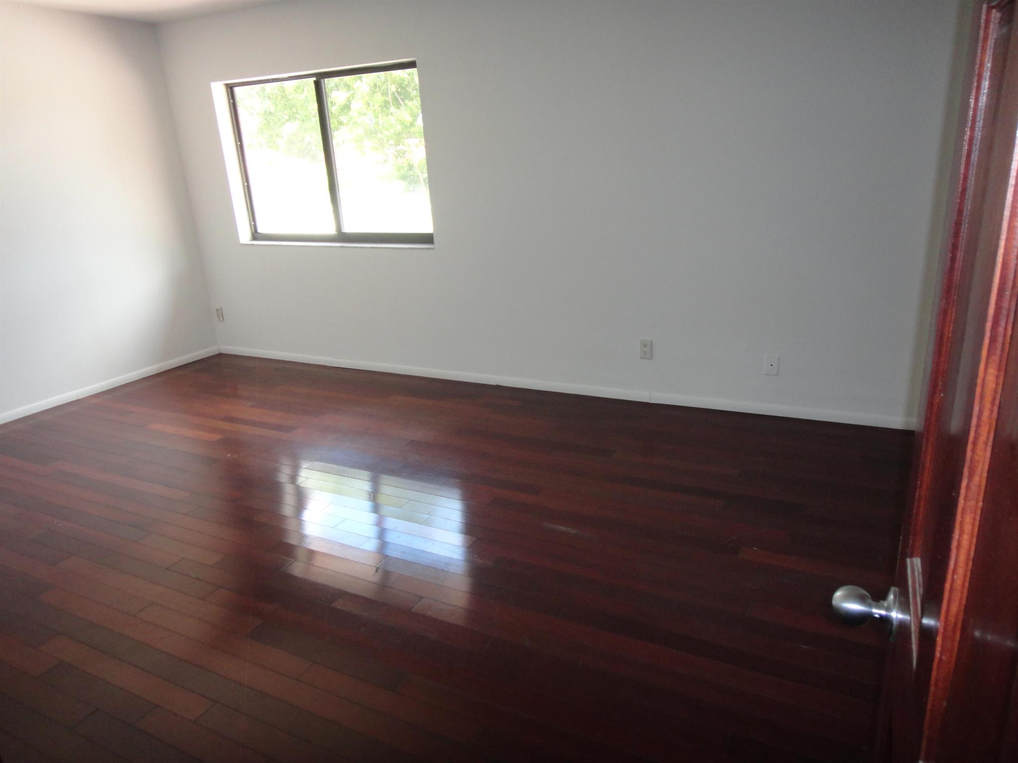 SOUTH SHORE 4 OF WELLINGTON - Residential