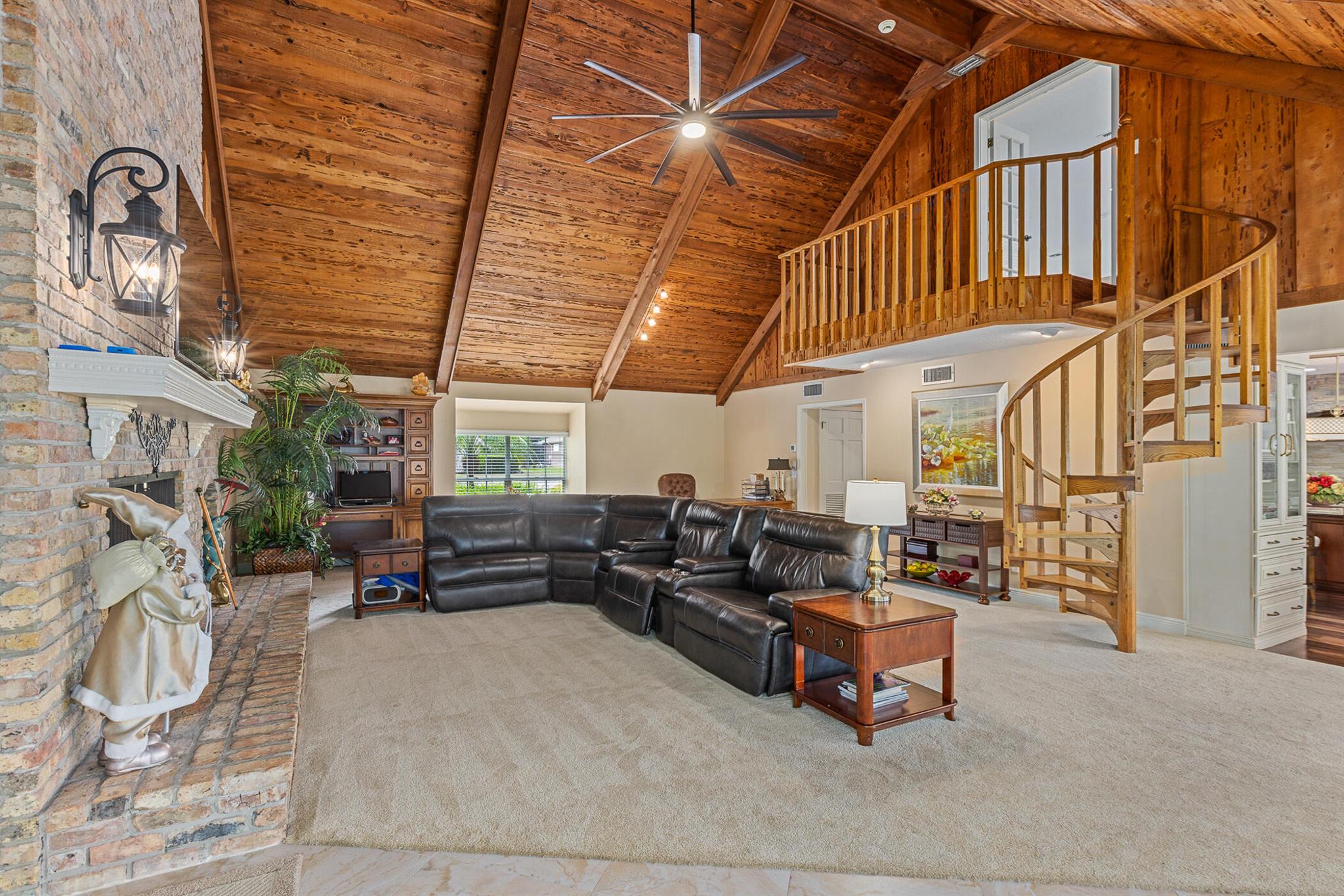 2551 Cross Country Drive