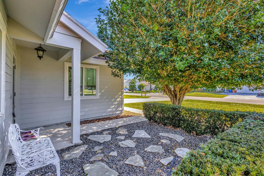 Photo of 6335 Foster Street, Jupiter, FL 33458 (MLS # R10944126)