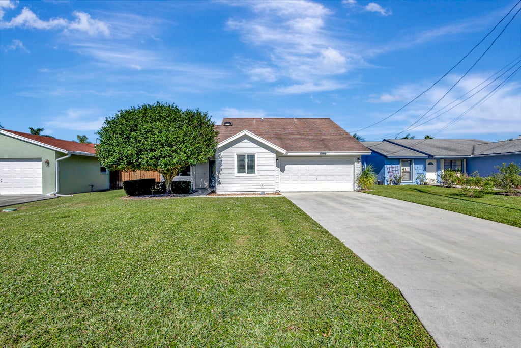 Photo of 6335 Foster Street, Jupiter, FL 33458 (MLS # R10944126)