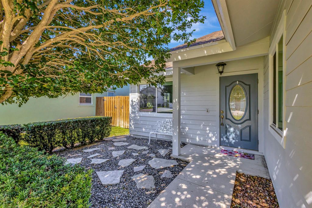 Photo of 6335 Foster Street, Jupiter, FL 33458 (MLS # R10944126)