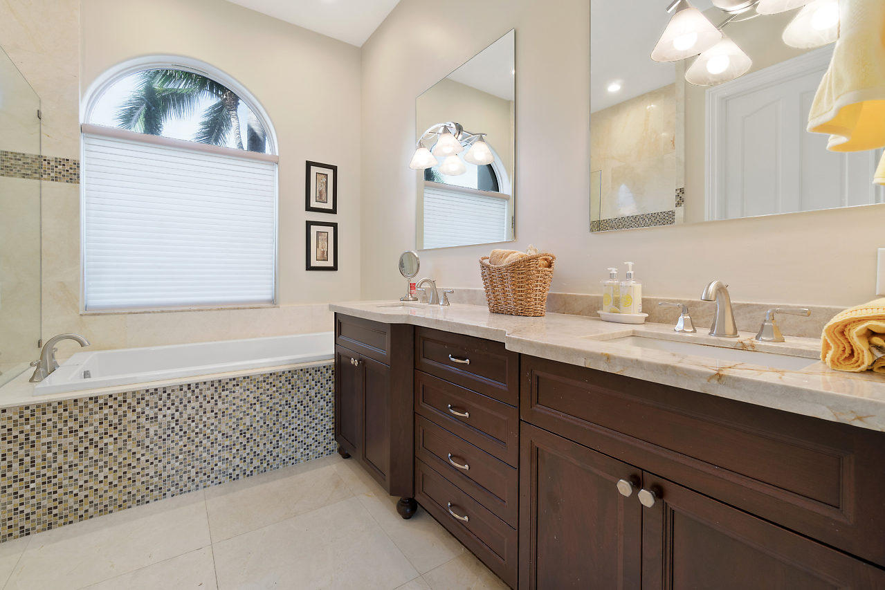 TROPIC ISLE 2ND SEC - Residential