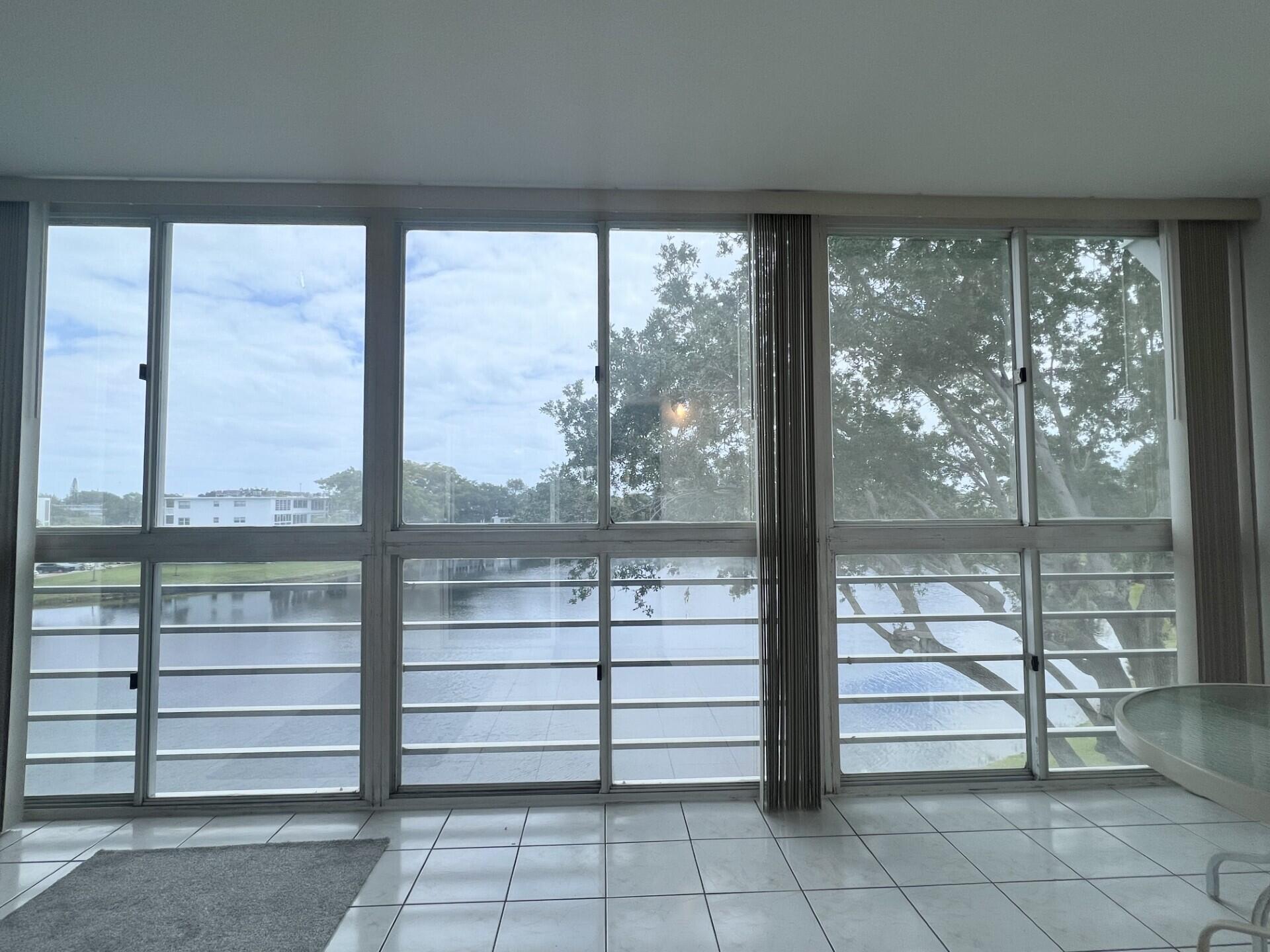 CAMBRIDGE E CONDO - Residential