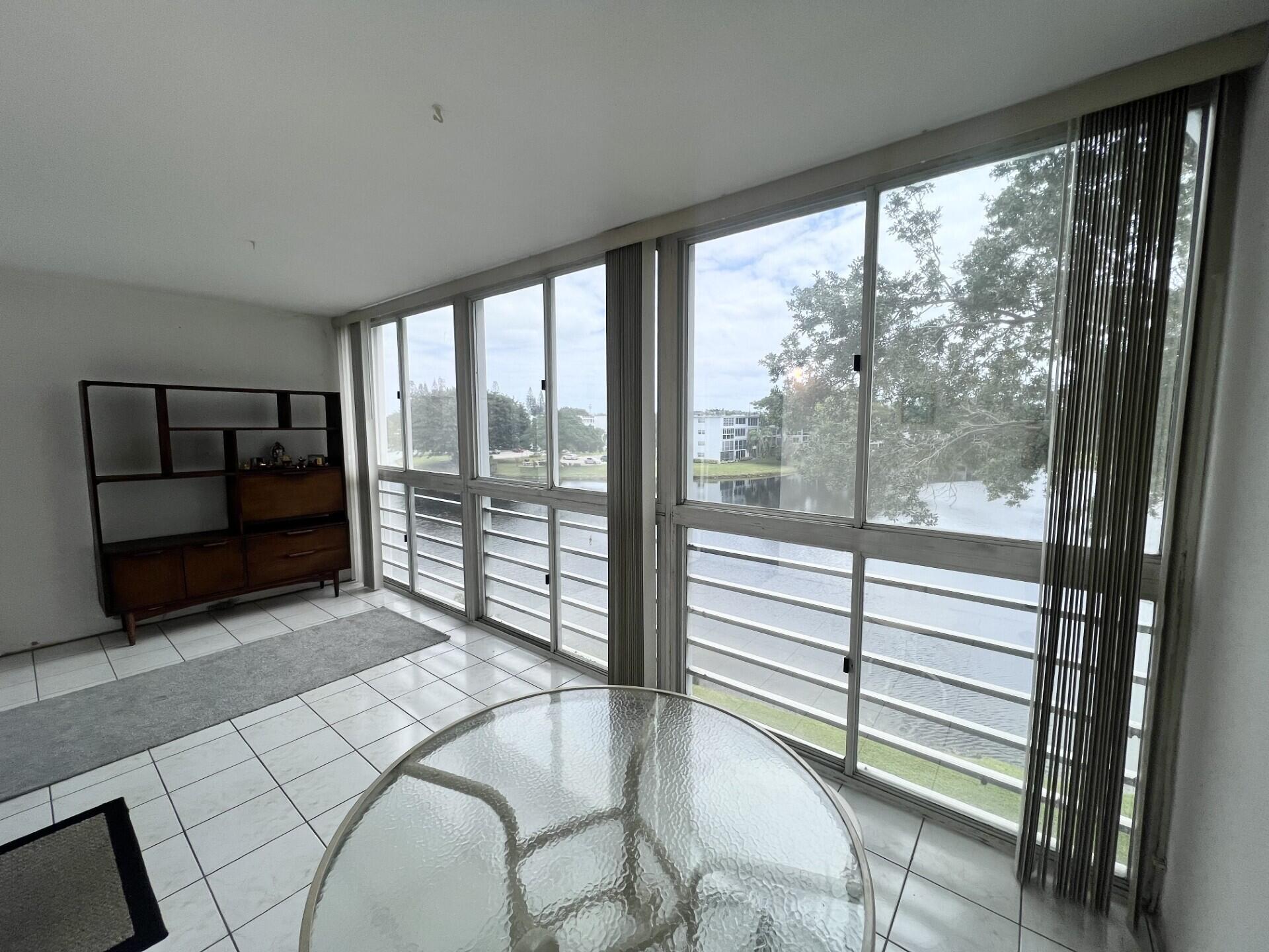 CAMBRIDGE E CONDO - Residential