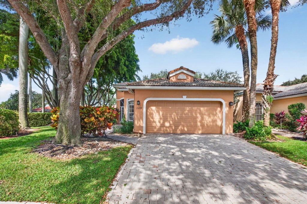 Photo of 7299 VÃ­a Genova, Delray Beach, FL 33446 (MLS # B26087943)
