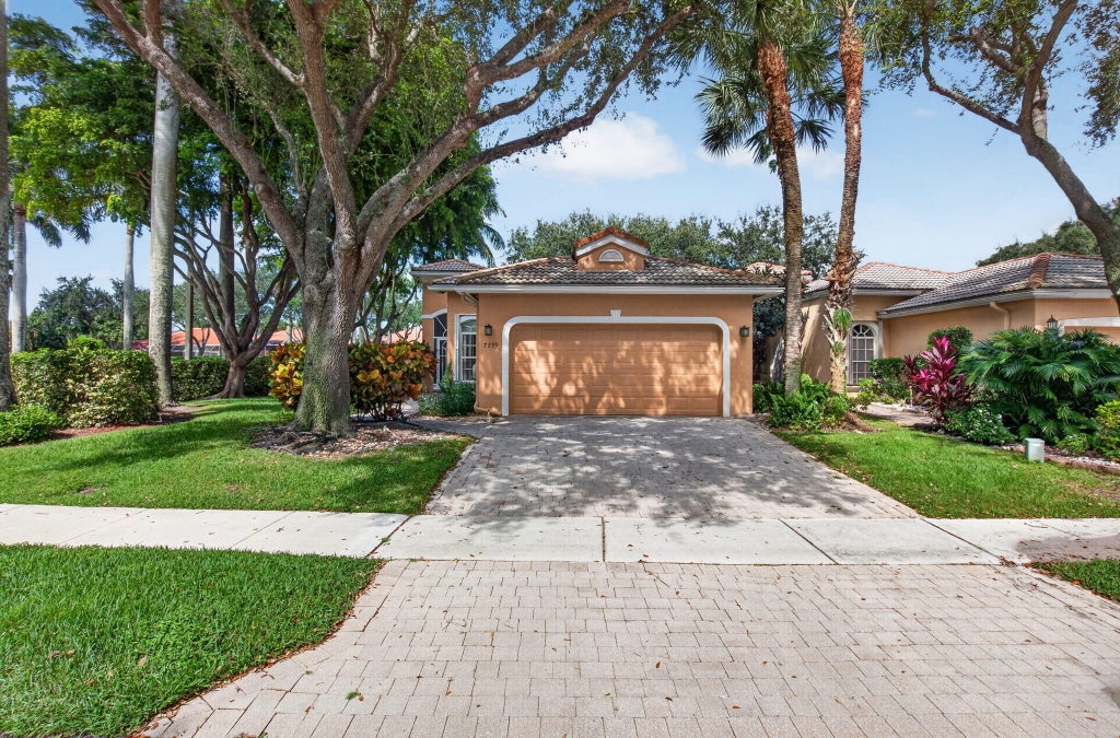 Photo of 7299 VÃ­a Genova, Delray Beach, FL 33446 (MLS # B26087943)