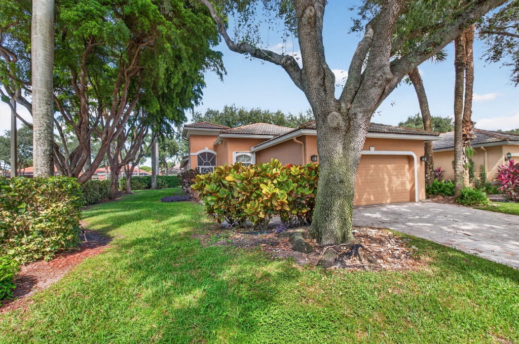 Photo of 7299 VÃ­a Genova, Delray Beach, FL 33446 (MLS # B26087943)