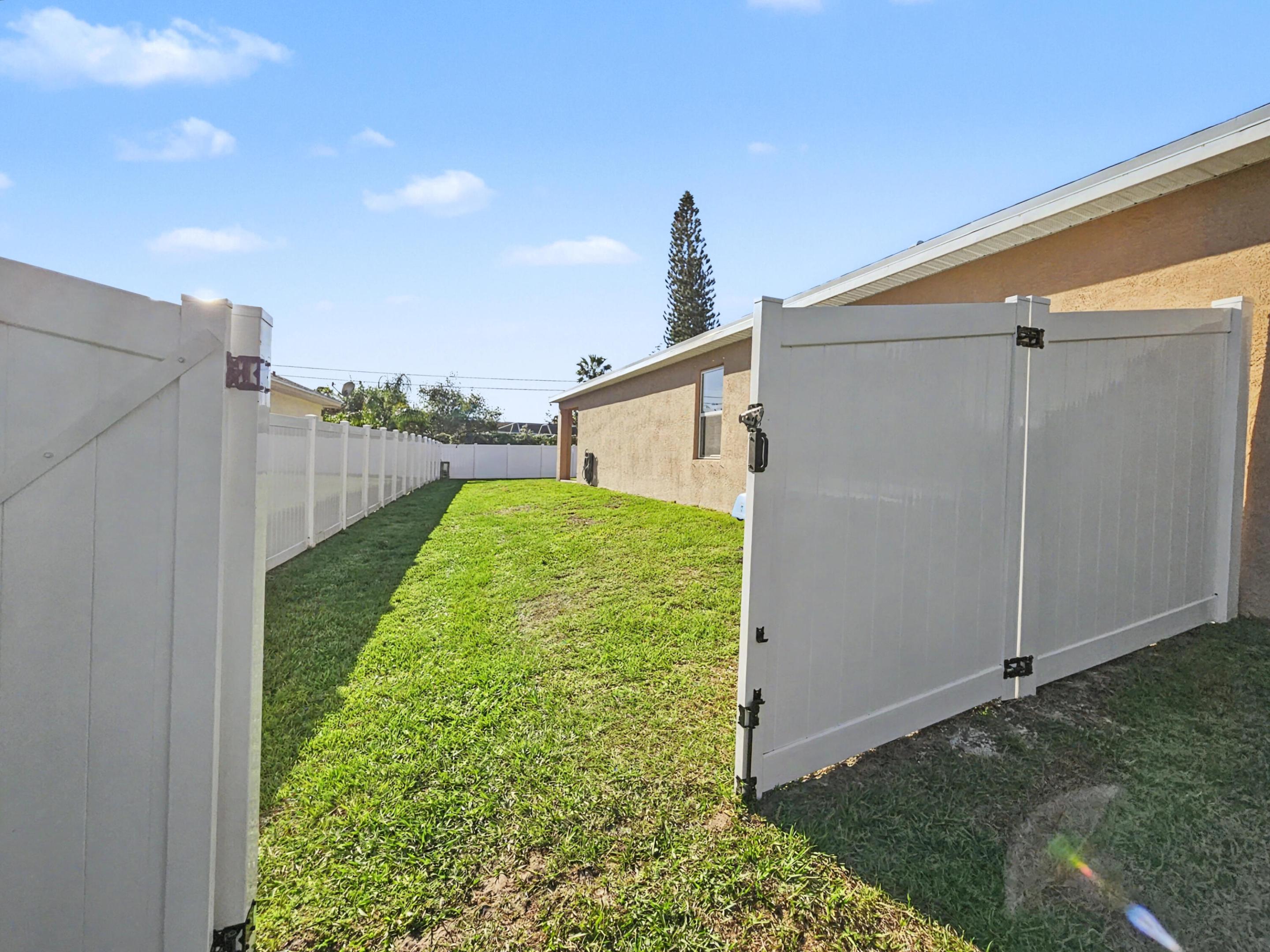 PORT ST LUCIE SECTION 11 - Residential