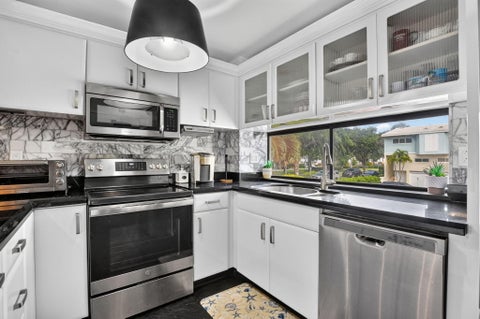 Tiny photo for 884 SE 19th Avenue #10, Deerfield Beach, FL 33441 (MLS # B26083602)
