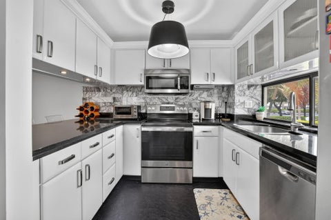 Tiny photo for 884 SE 19th Avenue #10, Deerfield Beach, FL 33441 (MLS # B26083602)