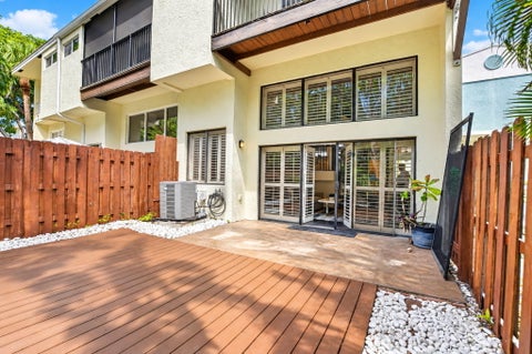 Tiny photo for 884 SE 19th Avenue #10, Deerfield Beach, FL 33441 (MLS # B26083602)