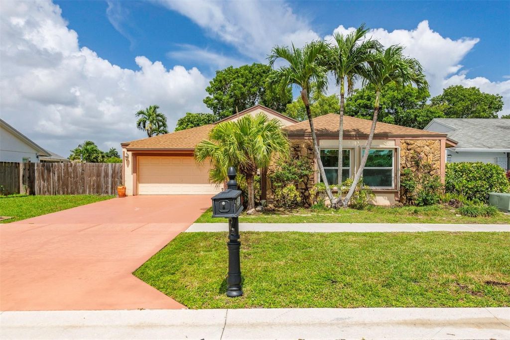 Photo of 21593 Woodstream Terrace, Boca Raton, FL 33428 (MLS # F10509056)