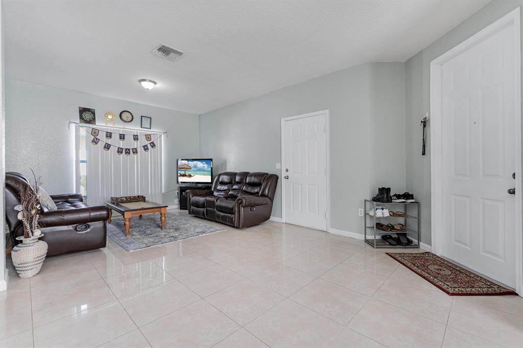 VICTORIA WOODS 4 - Residential