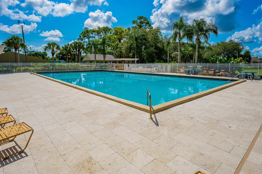 VICTORIA WOODS 4 - Residential