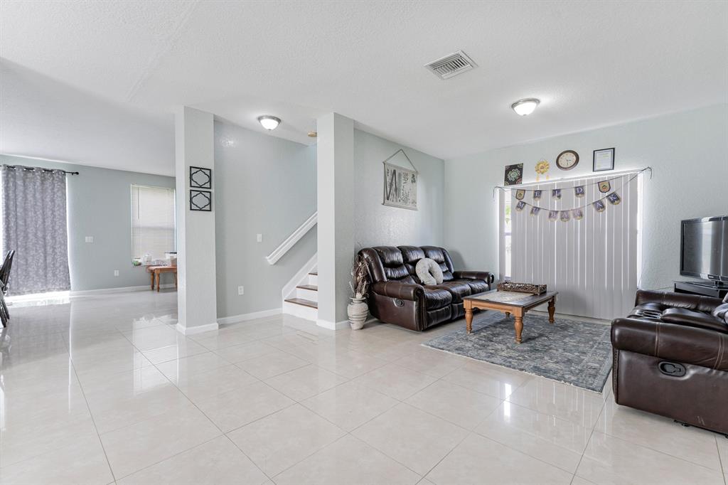 VICTORIA WOODS 4 - Residential