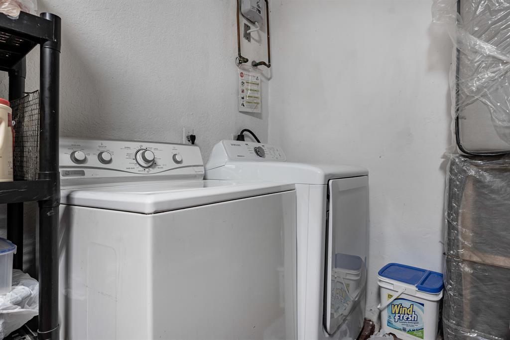 VICTORIA WOODS 4 - Residential