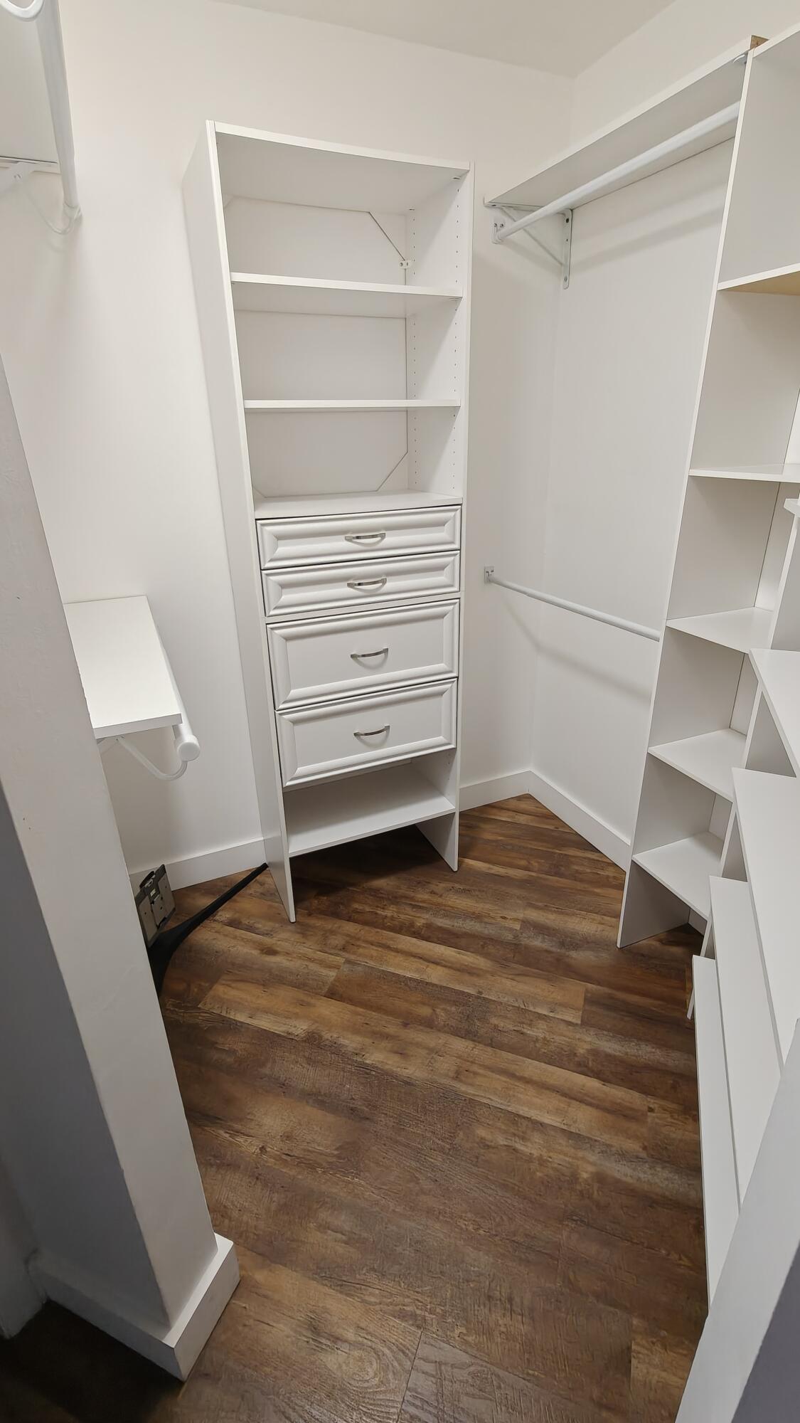 YORKVILLE - Residential